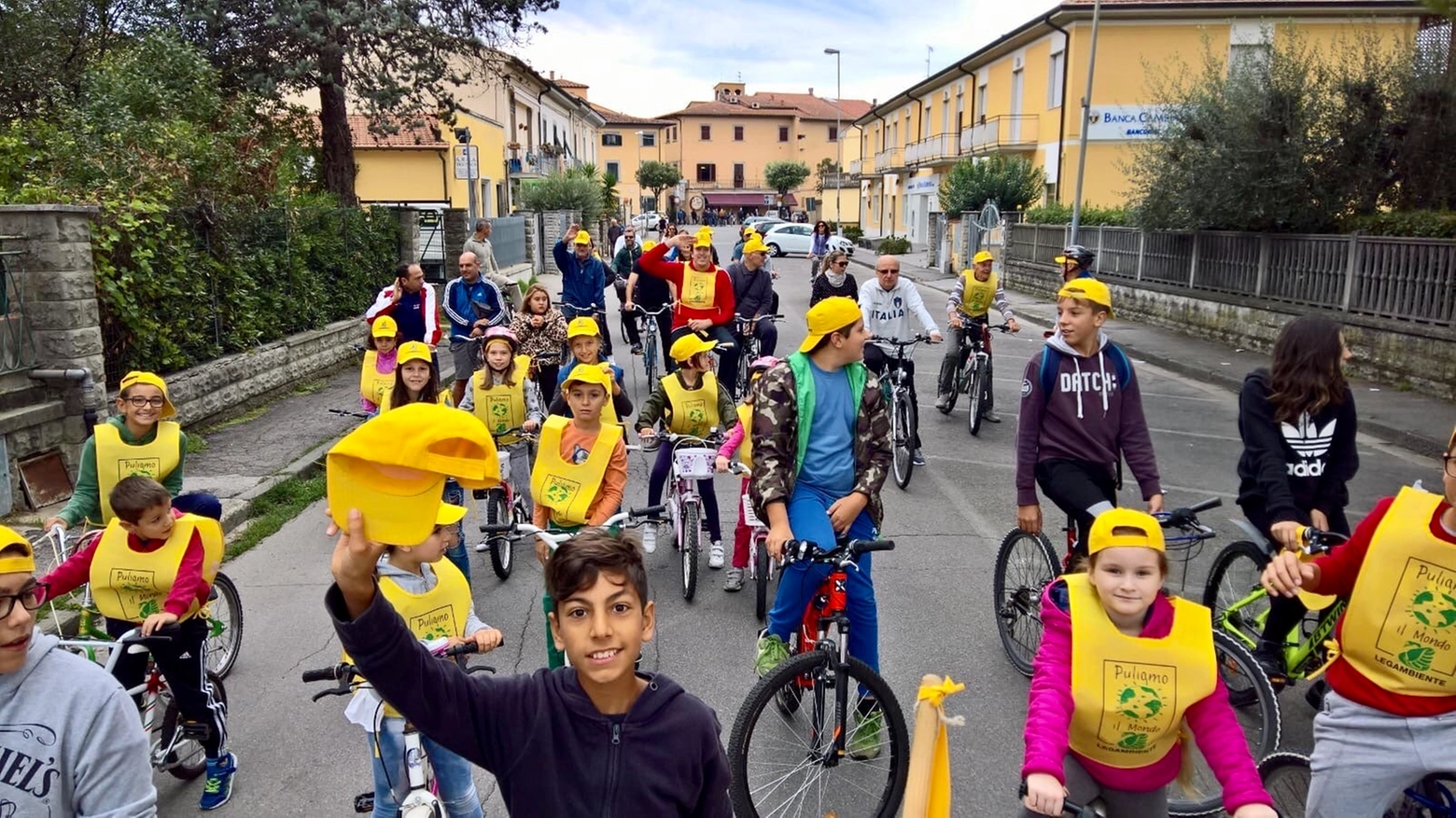 I partecipanti alla biciclettata ecologica a Castelfranco di Sotto
