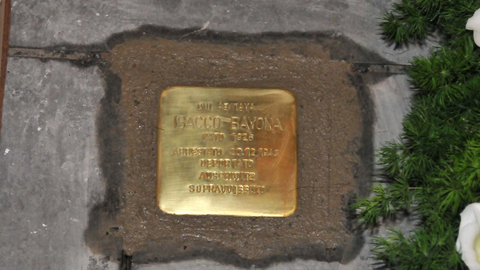 Una pietra d'inciampo installata a Livorno
