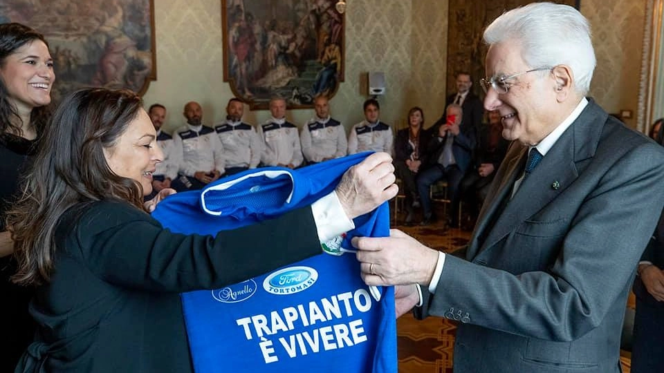 la consegna della maglia al presidente Mattarella 
