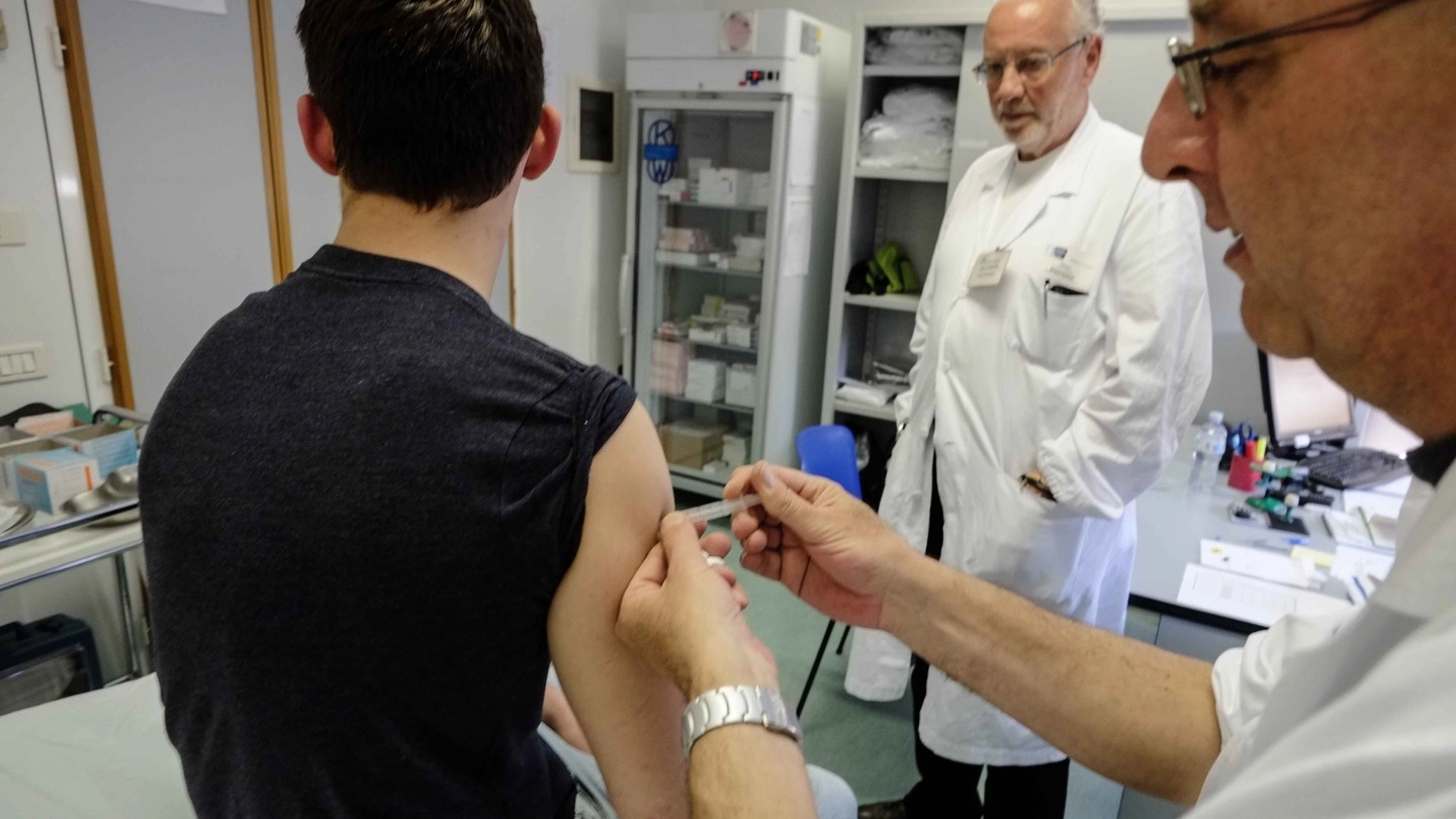 Vaccino contro la meningite (Giuseppe Cabras/New Press Photo)