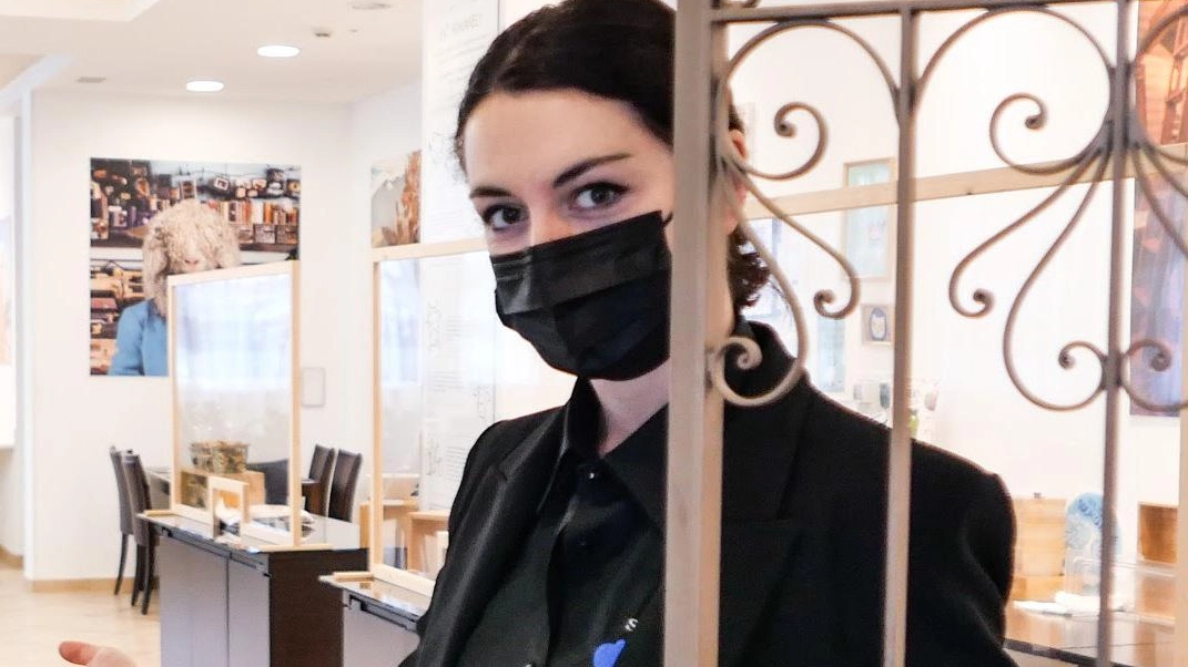 Impazza il "mangia e bevi" Aprono altri quattro locali ma è caccia ai camerieri L’ex cinema parla cinese Impazza il "mangia e bevi" Aprono altri quattro locali ma è caccia ai camerieri L’ex cinema parla cinese