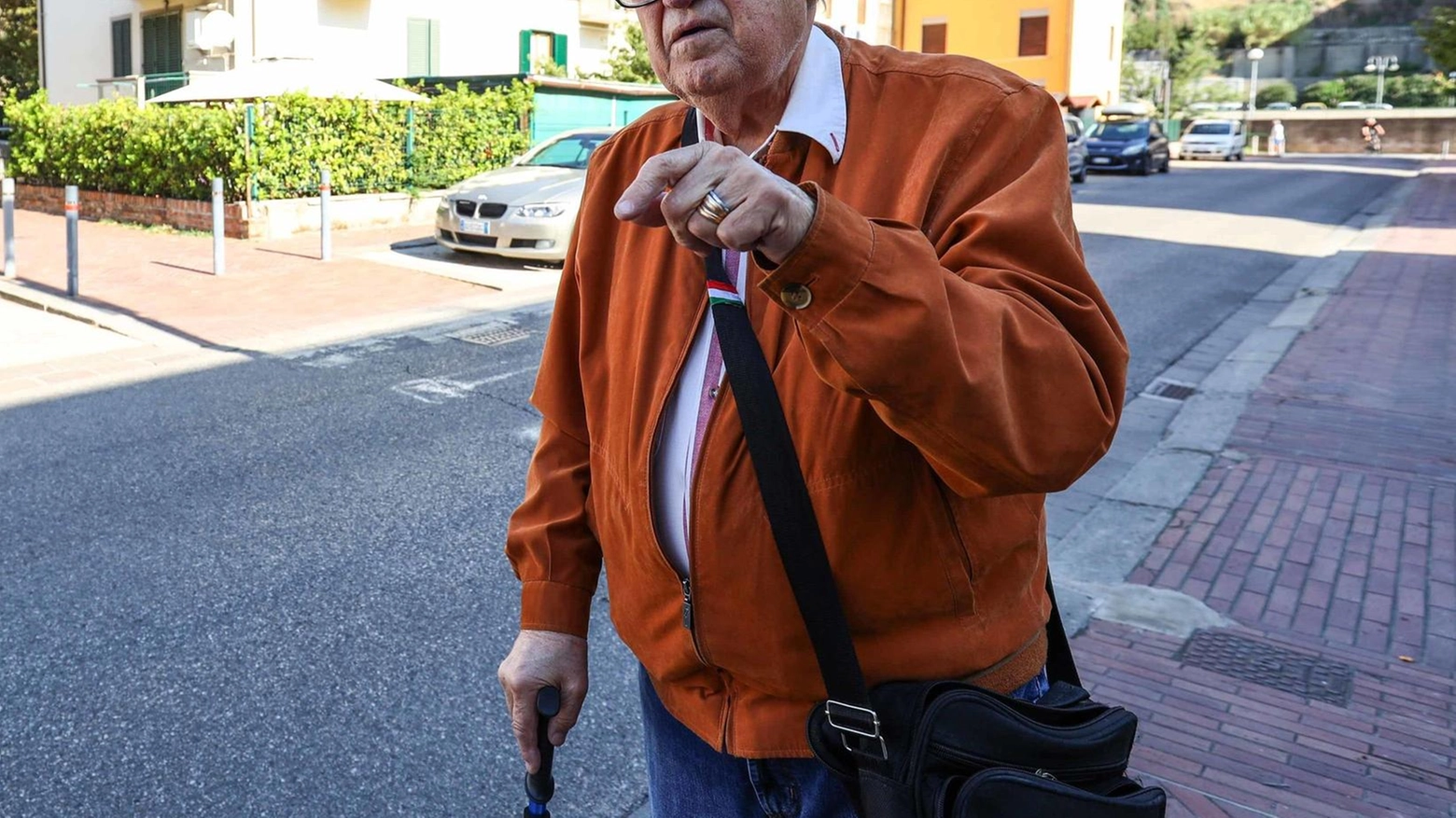 Nonno eroe a 90 anni. Mette ko il ladro: "Voleva rapinarmi. Ma ho vinto io" Nonno eroe a 90 anni. Mette ko il ladro: "Voleva rapinarmi. Ma ho vinto io"