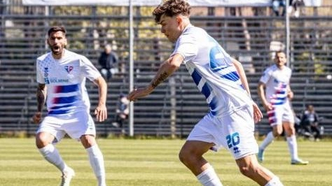 "Un grazie al capitano Mi ha sempre aiutato" "Un grazie al capitano Mi ha sempre aiutato"