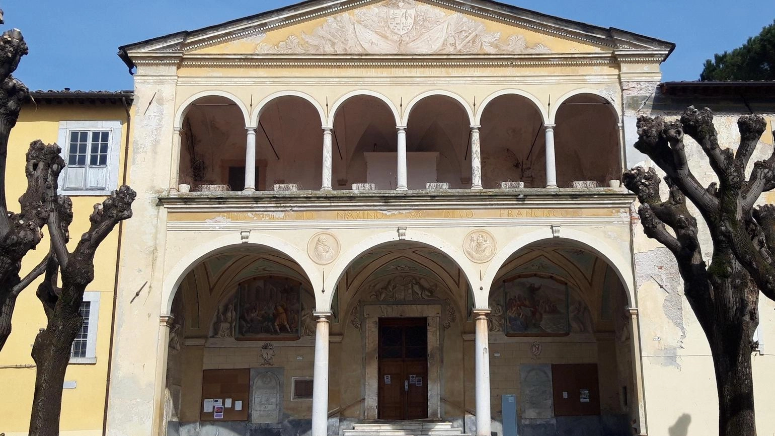 Intervento sulla facciata grazie anche ai contributi del Comune. Esclusa dal bando la storica. chiesa della Misericordia.