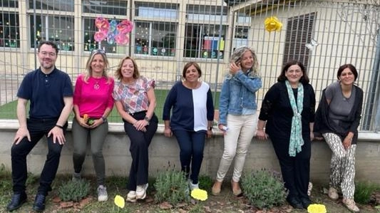 Il giardino fiorito delle Viani  Messe a dimora 42 piantine  Ognuna rappresenta una classe