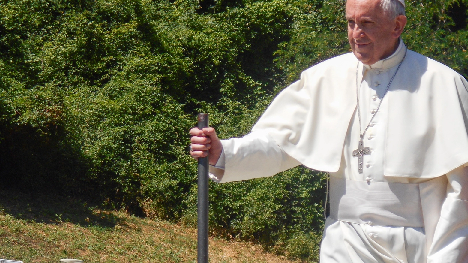 Papa Bergoglio durante la visita a Barbiana il 20 giugno scorso