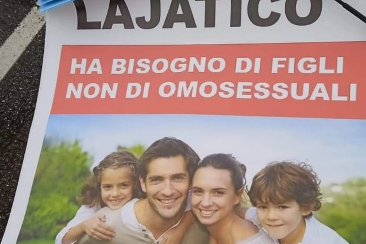 La foto del volantino choc