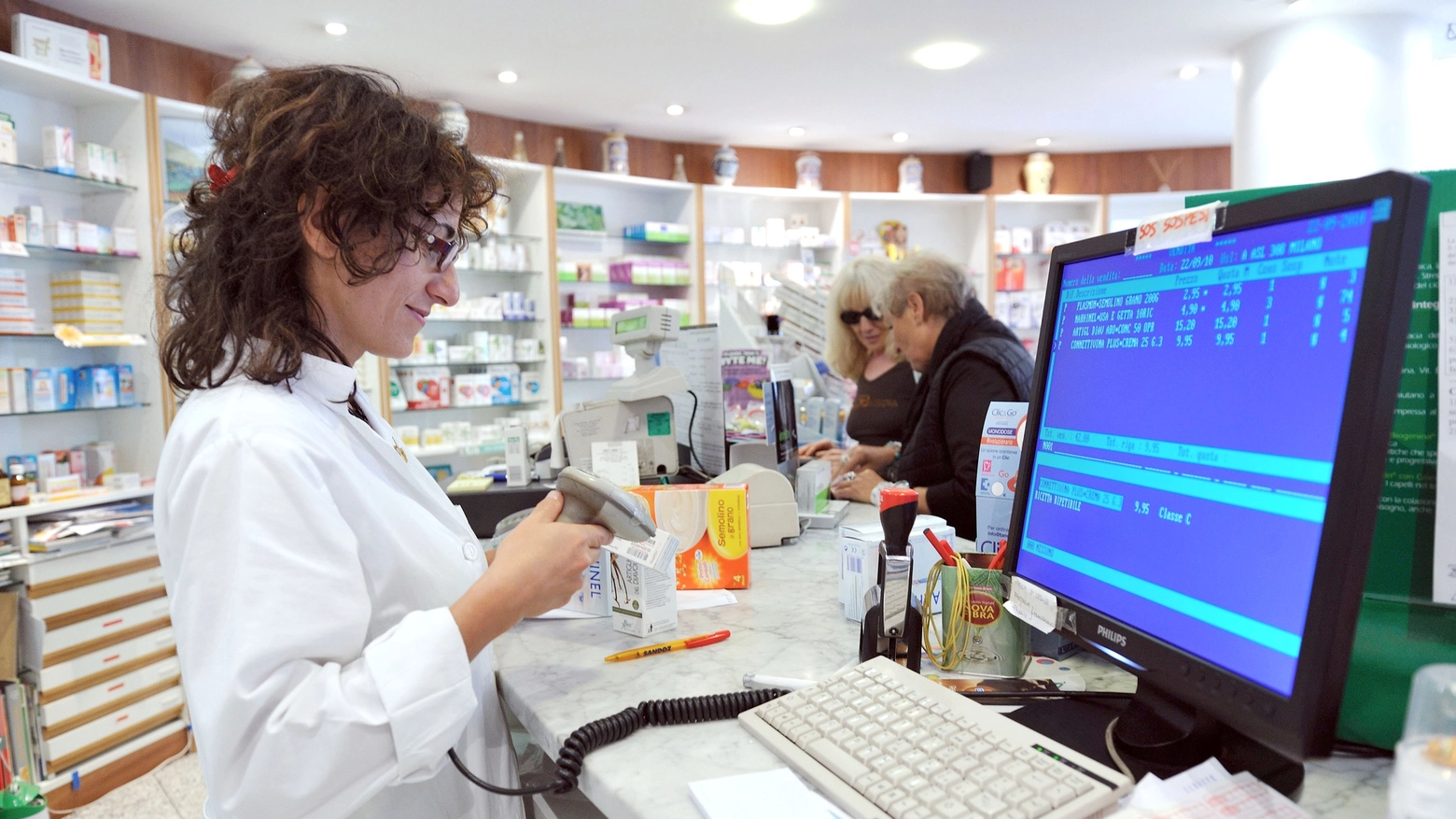 Una farmacia (foto di repertorio)