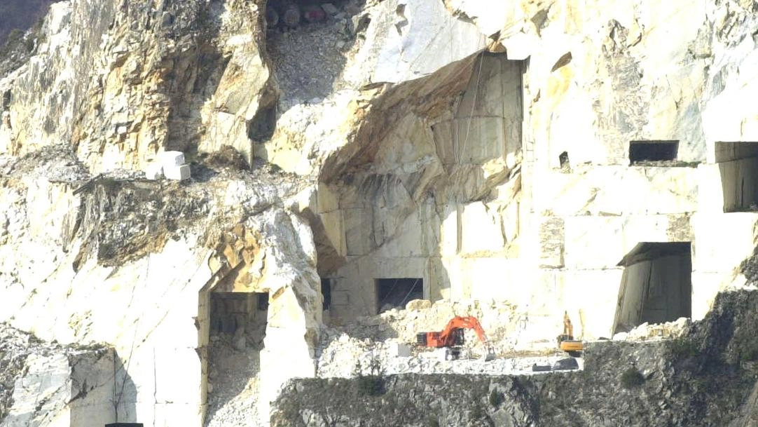 Indignazione per le Apuane. L’appello di Athamanta Indignazione per le Apuane. L’appello di Athamanta