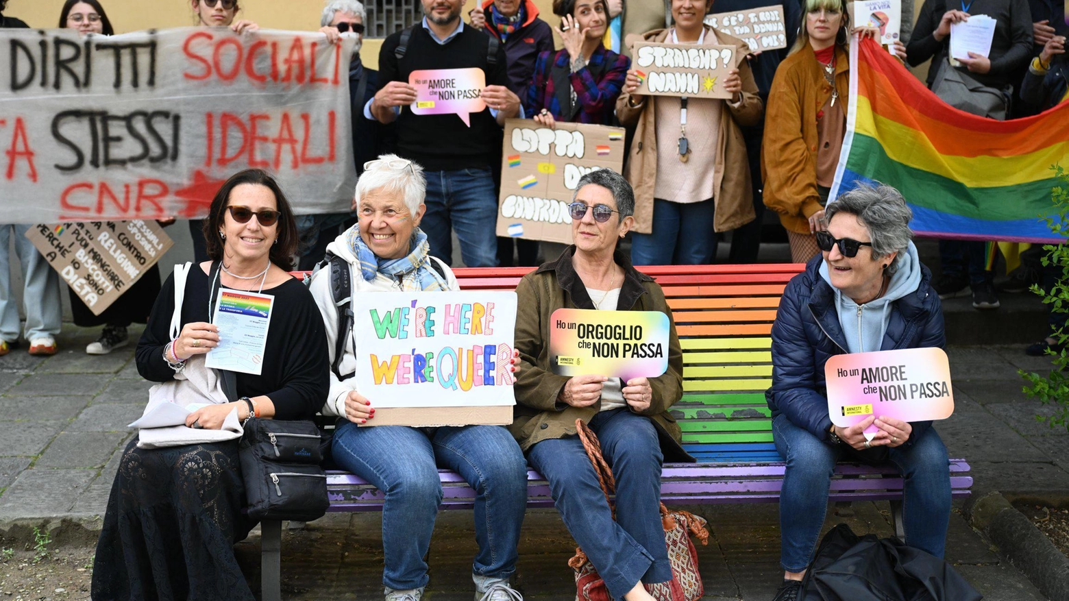 Un “flash mob“ itinerante in centro  per la giornata contro la transomofobia