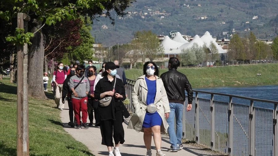 Gente in giro a Pasquetta a Firenze (New Press Photo)