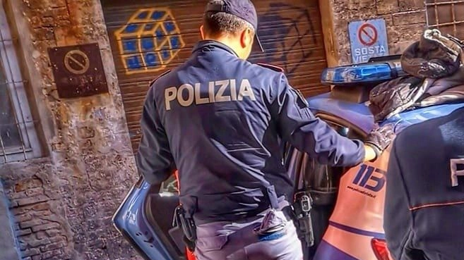 Arrestato dalla Polizia Arrestato dalla Polizia