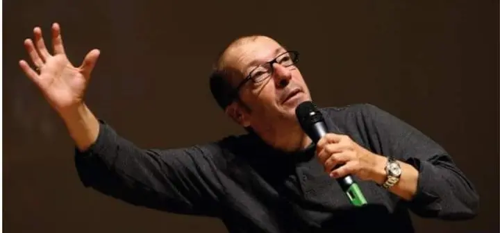 Il comico spezzino Dario Vergassola protagonista in piazza Pertini a Fiumaretta