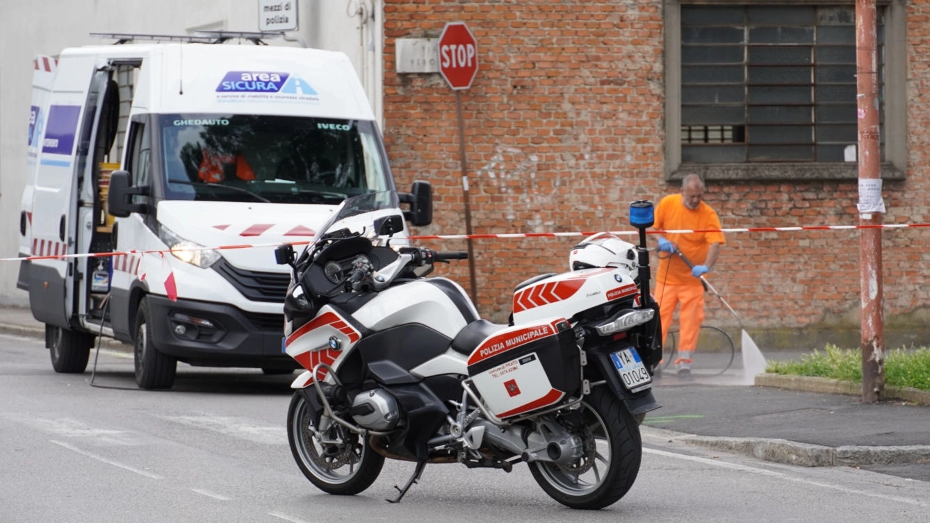 Il luogo dell'incidente a Prato, dove un ciclista è morto (Foto Attalmi)