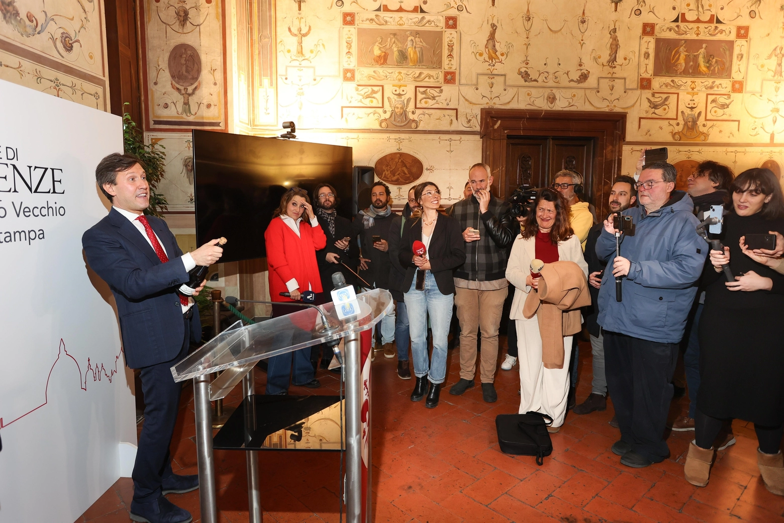 Il sindaco Nardella durante l'incontro con i giornalisti (New Press Photo)