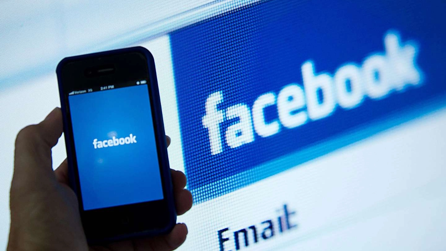 Una frase diffamatoria sulla pagina facebook è costata mille euro di multa a una giovane  carrarese
