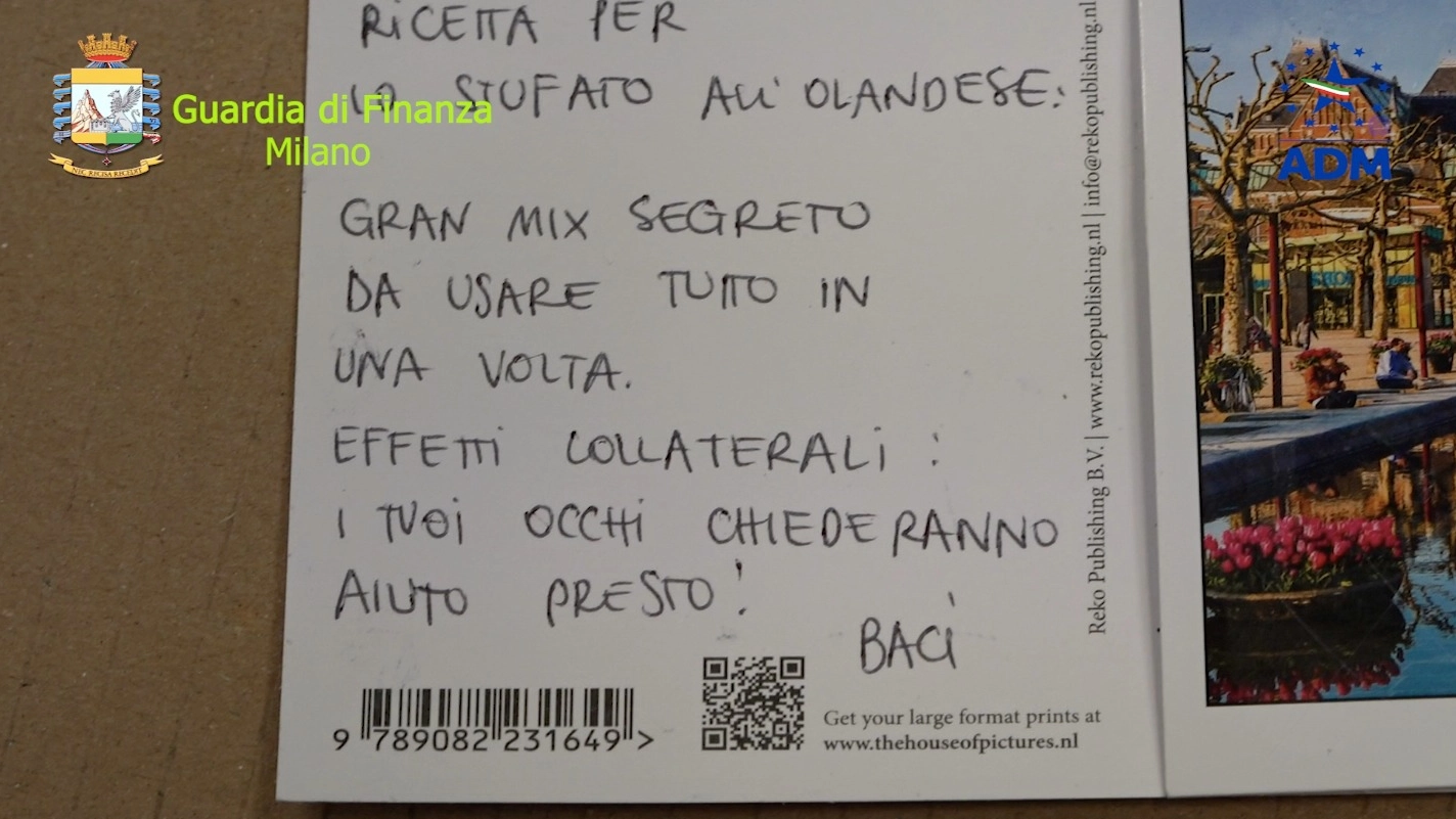 Una delle cartoline spedite in Italia