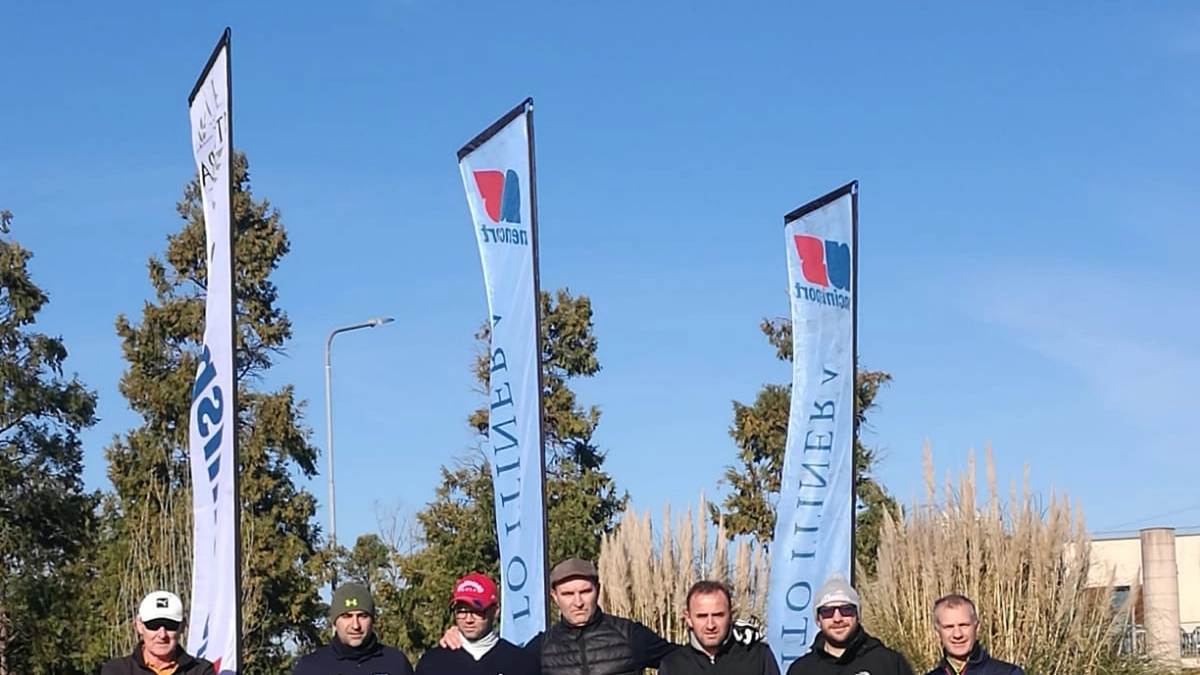 Un gruppo di golfisti partecipanti alla tappa Itinera del Cosmopolitan