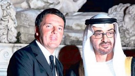 La visita dello sceicco a Firenze nella foto con il presidente Renzi