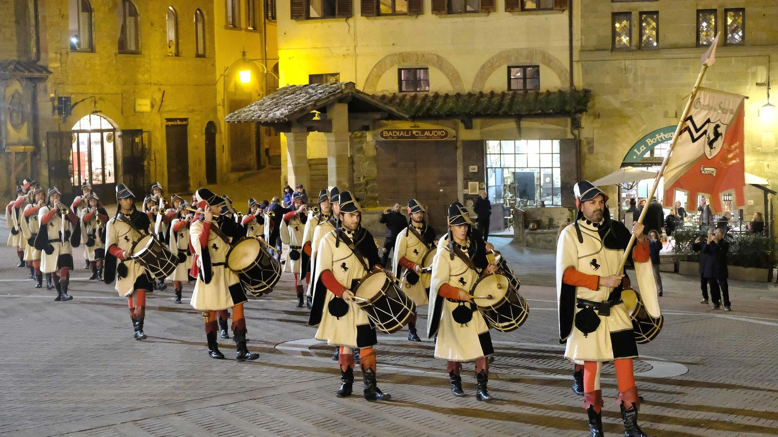 Capodanno dell’Annunciazione  Il corteo storico invade il centro  Mille figuranti da tutta la Toscana