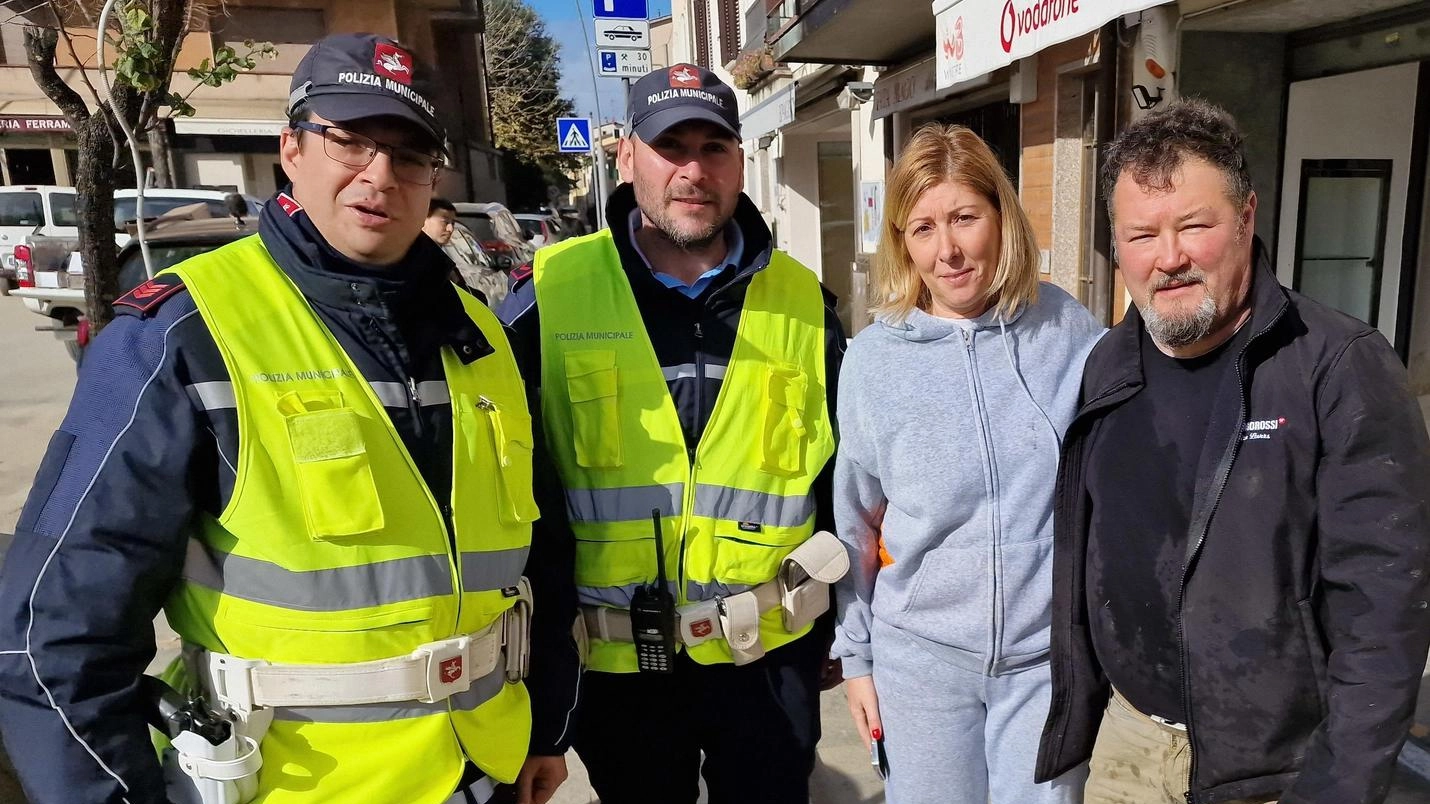 Una trappola infernale: "L’acqua stava salendo e non potevamo uscire". Salvate da tre ’angeli’ Una trappola infernale: "L’acqua stava salendo e non potevamo uscire". Salvate da tre ’angeli’