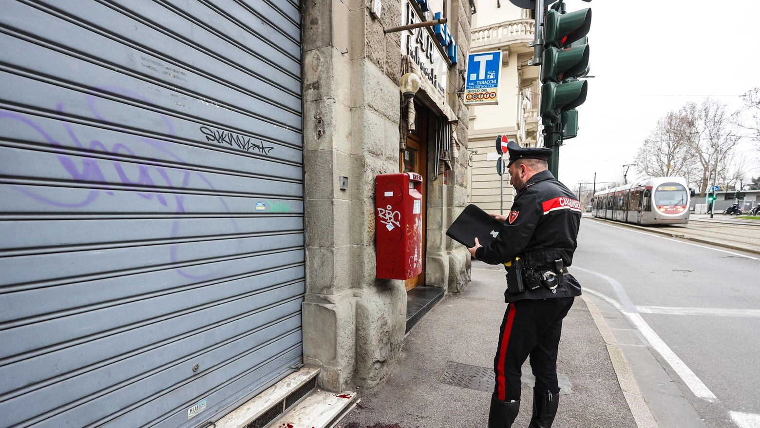 Tentata rapina in via dello Statuto, sul posto i carabinieri (New Press Photo)