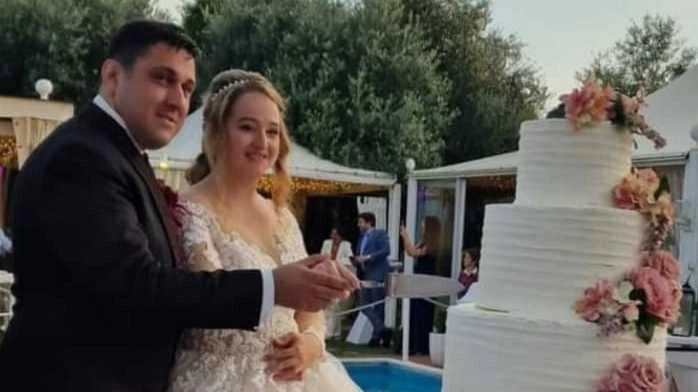 Margherita e Salvatore felice coppia di sposi con la dolce Ginevra Margherita e Salvatore felice coppia di sposi con la dolce Ginevra