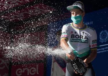 Giro d'Italia 2021, tappa 10: risultati e classifica. L'urlo di Sagan