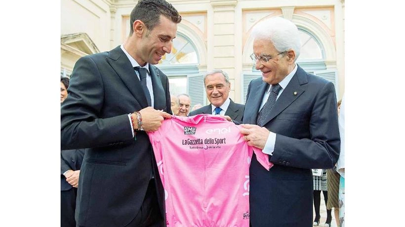 Vincenzo Nibali con il presidente Mattarella