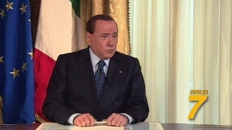 Silvio Berlusconi durante l'intervista a Italia 7