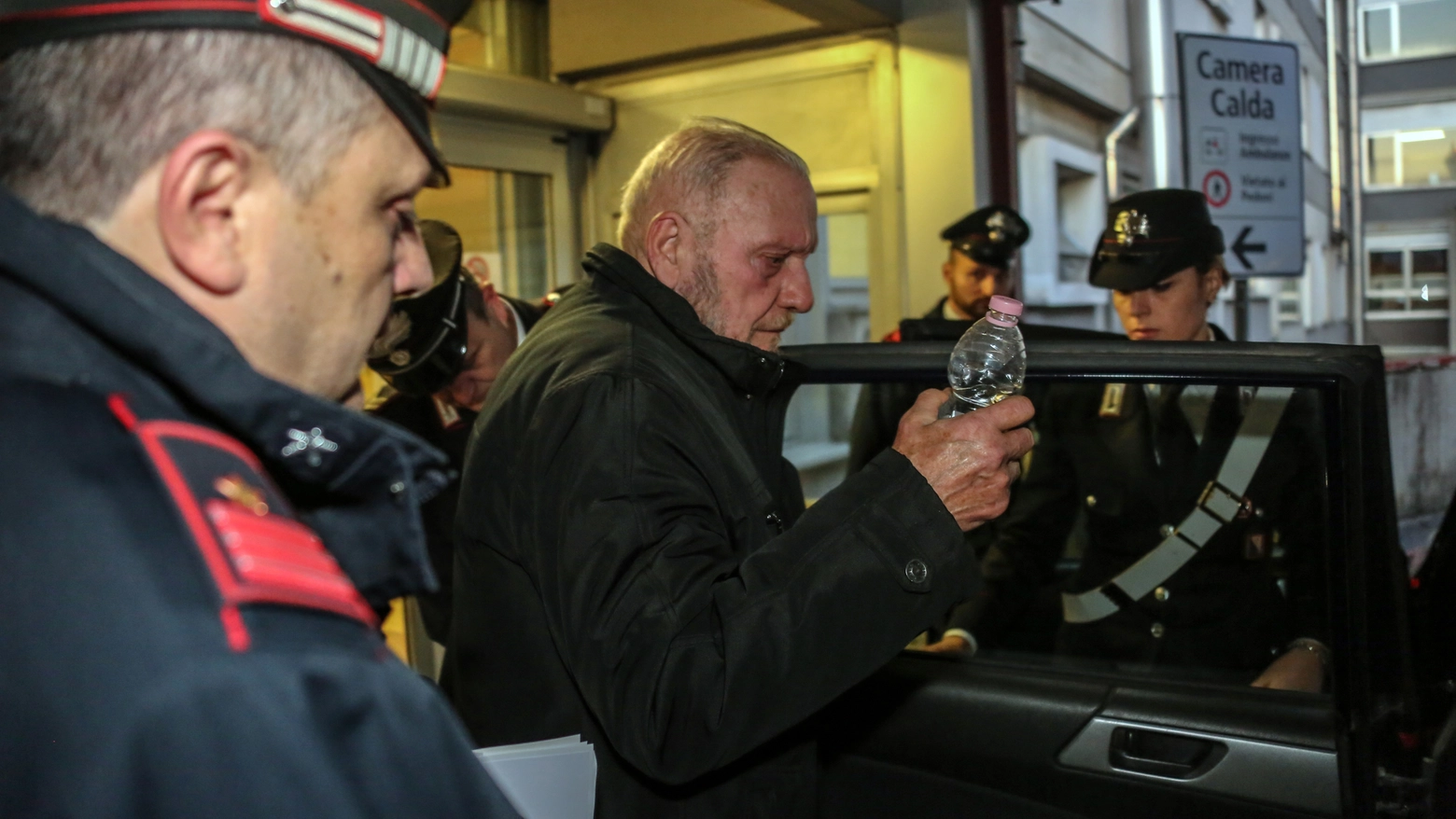 Il momento dell'arresto di Rodolfo Fiesoli nel dicembre 2017 (Foto Germogli)