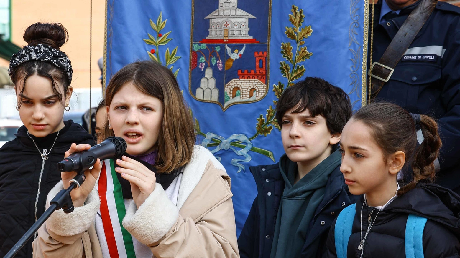 "Libertà e democrazia" Il grido della comunità Nel ricordo dei deportati "Libertà e democrazia" Il grido della comunità Nel ricordo dei deportati