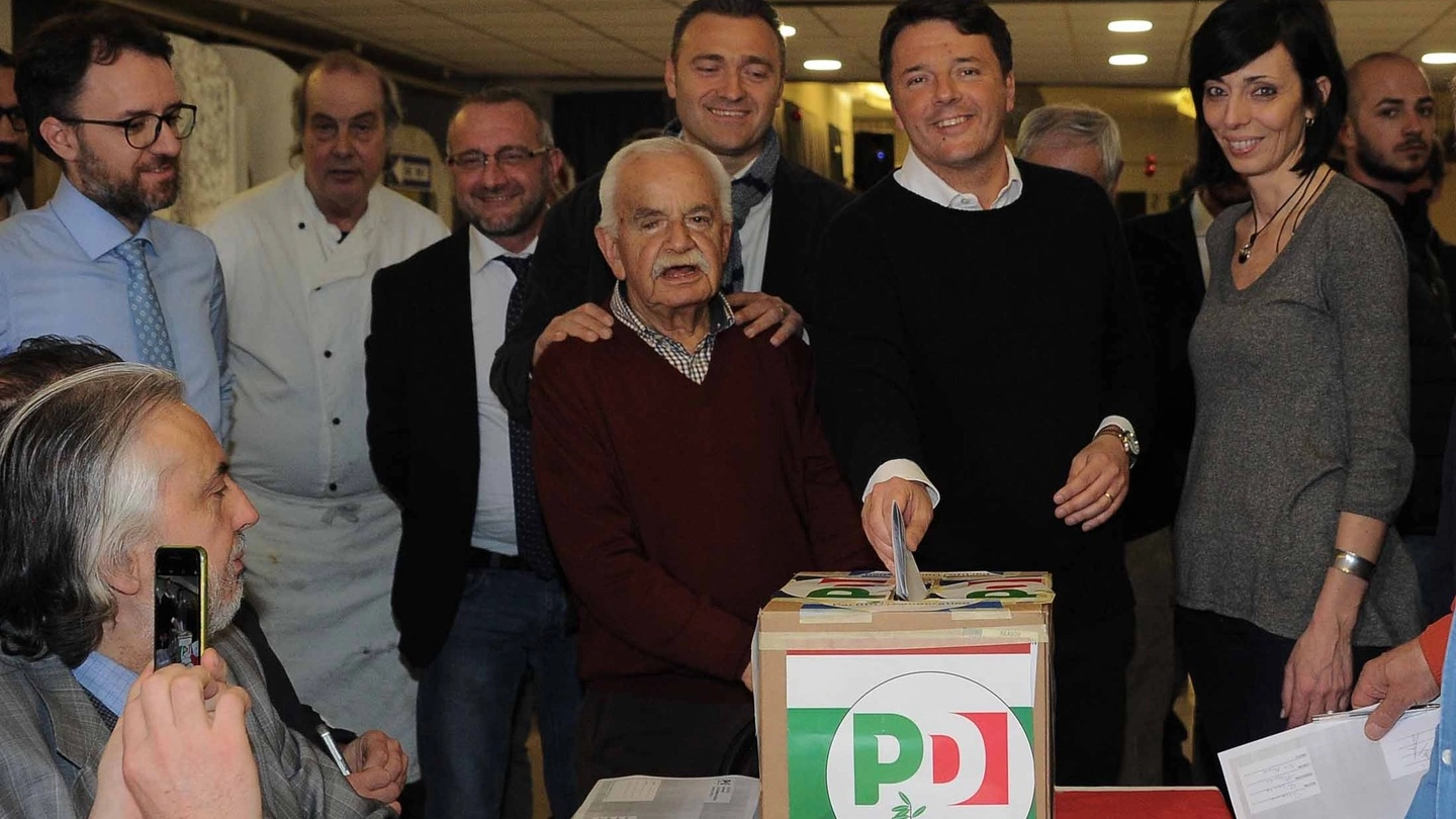Congresso del Pd: Matteo Renzi vota al Circolo "Vie Nuove"