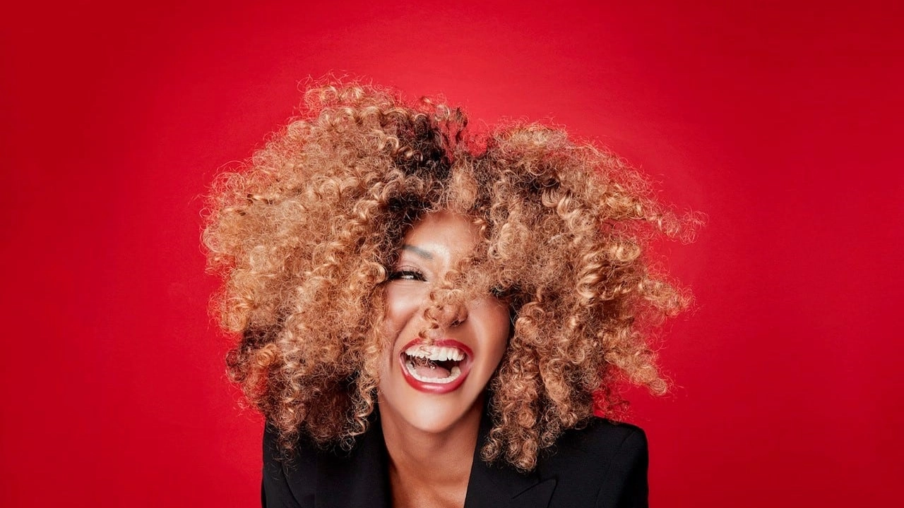 La cantante bolognese, con genitori eritrei, reinterpreta lo storico successo di Gloria Gaynor accompagnata dal coro Lgbtq+ Komos: "È un brano forte, coraggioso, di autodeterminazione"