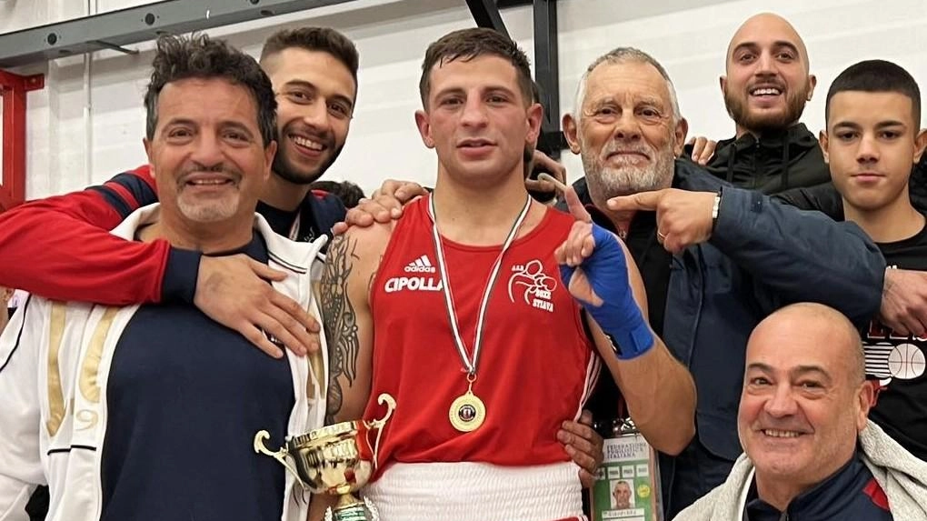 Stefano Cipolla e Sara Battistini si aggiudicano il titolo regionale di pugilato e il pass per i campionati assoluti. Una grande soddisfazione per tecnici e dirigenti della ASD Boxe Stiava.