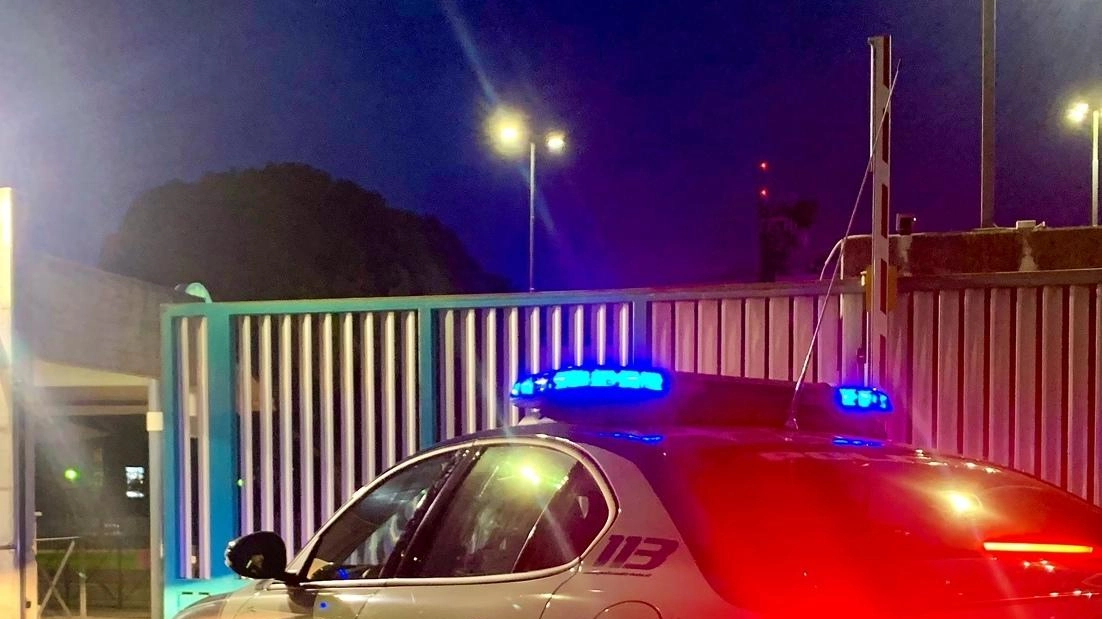 È stato identificato dagli agenti della squadra mobile