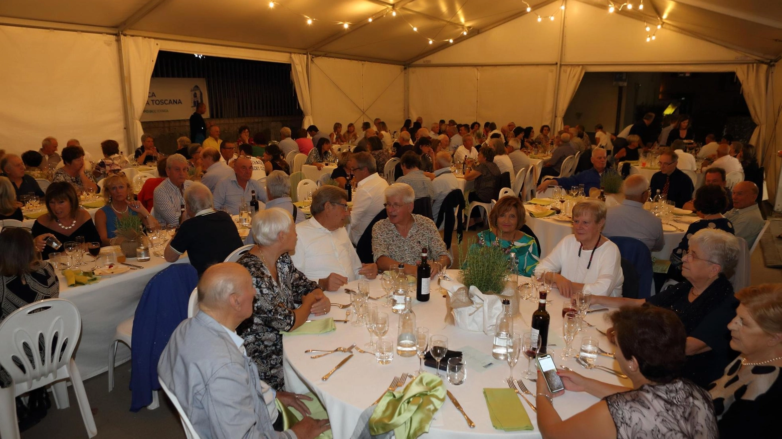 Banca Alta Toscana in festa. Una serata conviviale con i soci: "Tutti insieme siamo una forza" Banca Alta Toscana in festa. Una serata conviviale con i soci: "Tutti insieme siamo una forza"