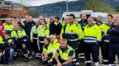 Un gruppo di volontari in partenza