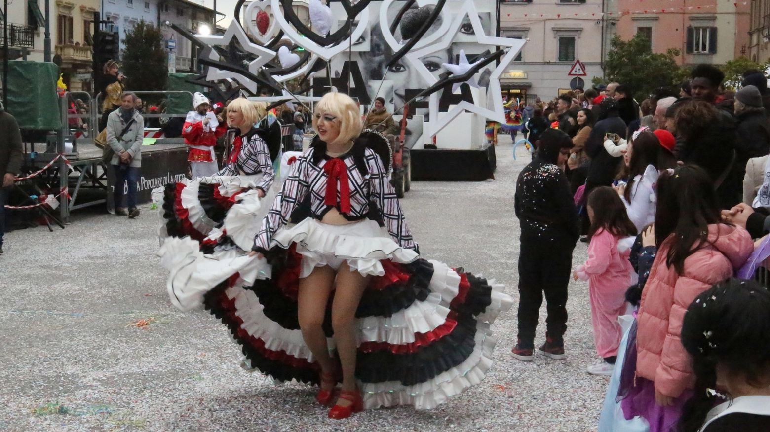 Una maschera della sfilata della Lupa, gruppo vincitore del Carnevale 2023