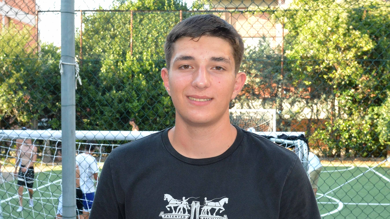 Alessandro, il ragazzo che ha usato il defibrillatore per salvare l'uomo