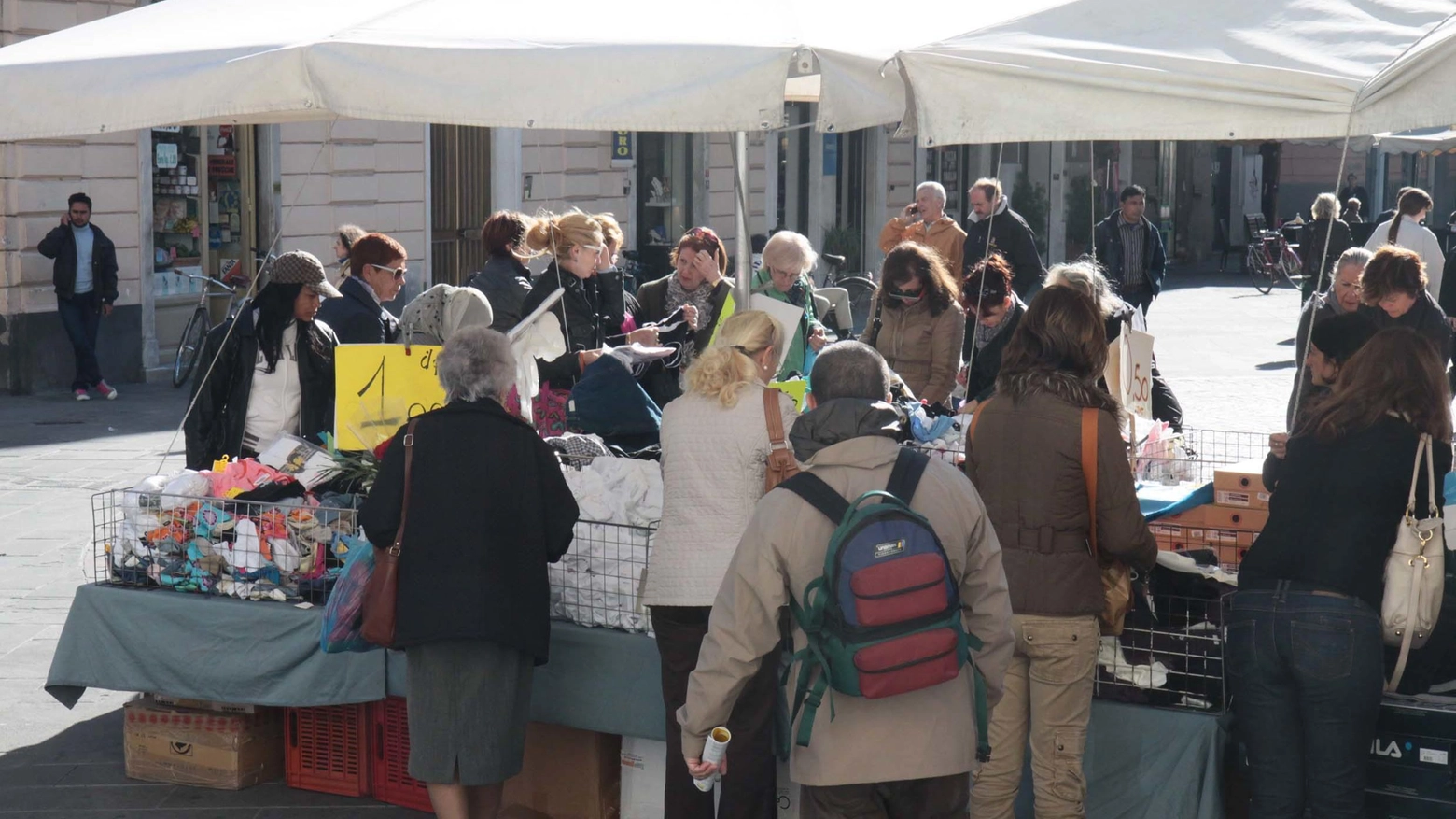 Mercato, cambio in vista  "Più posti auto ai residenti"