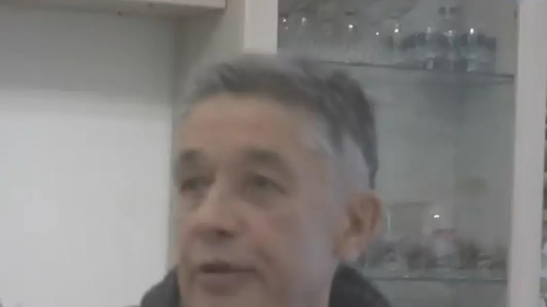 Parla l’anziano ‘schiavizzato’: "Mi facevano mangiare sul terrazzo" Parla l’anziano ‘schiavizzato’: "Mi facevano mangiare sul terrazzo"