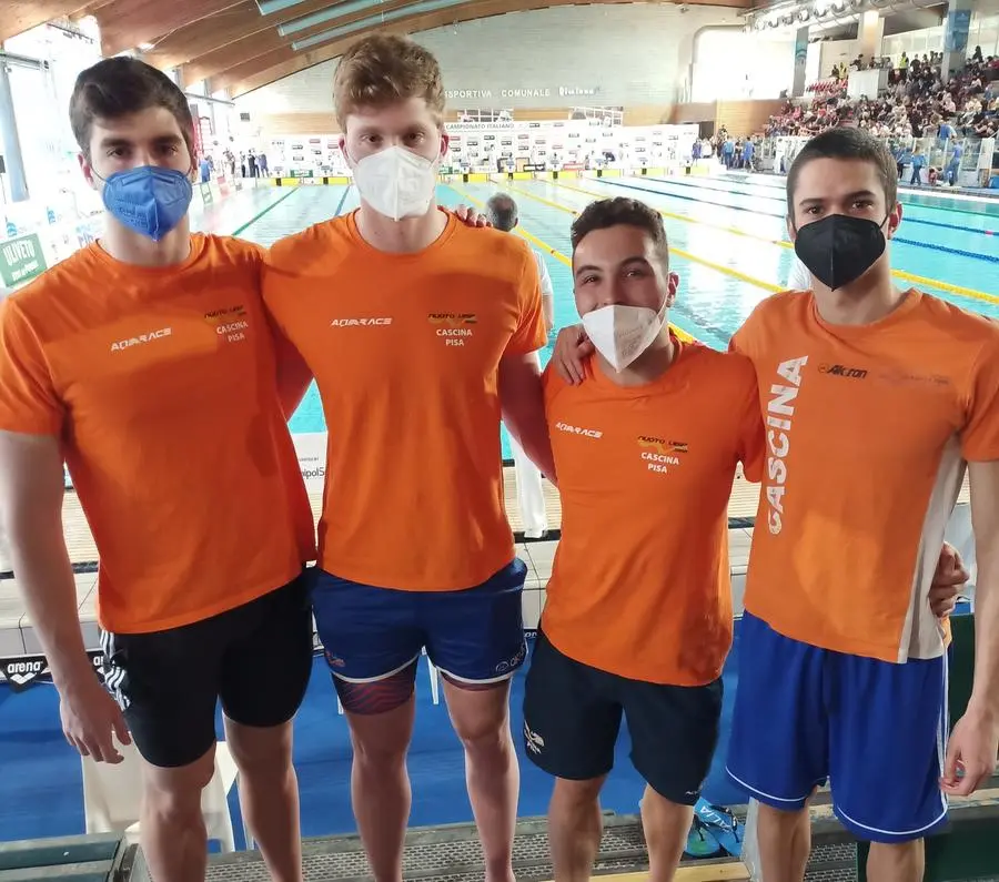 La staffetta della Nuoto Uisp 2003 centra uno strepitoso nono posto ai Campionati nazional