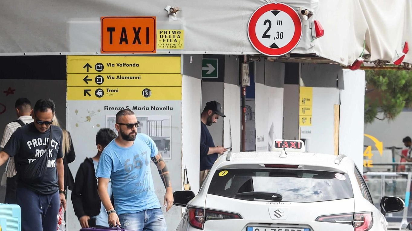 Taxi, trovato l’accordo. Via libera alla seconda guida. Ma il costo della corsa sale