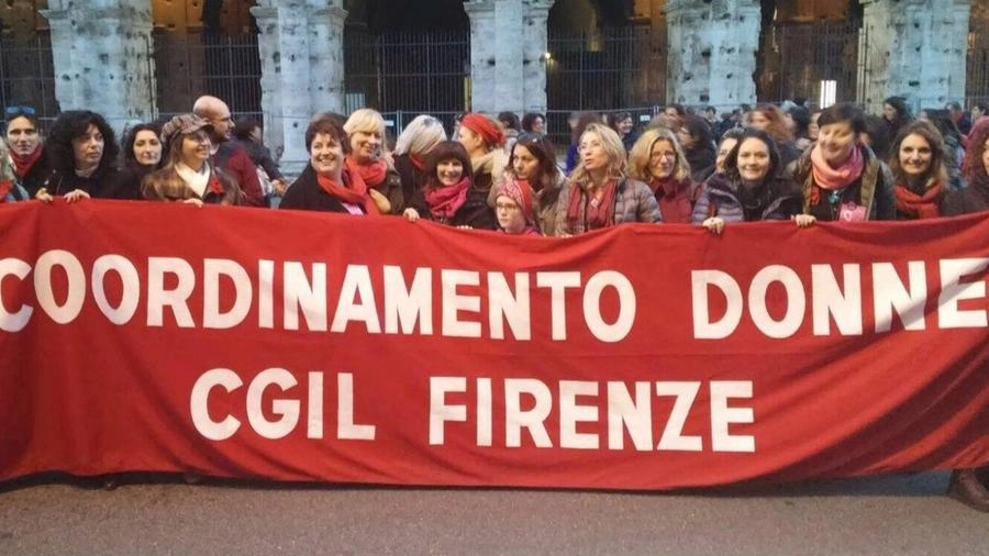Un sit in del coordinamento donne della Cgil fiorentina