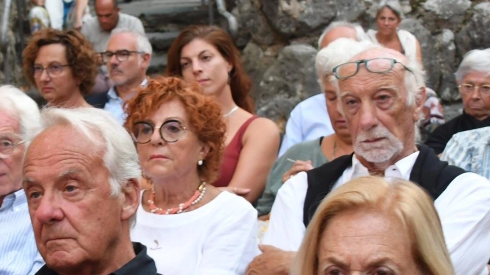 Bergonzoni: di scena la parola Cinema, musica e teatro Bergonzoni: di scena la parola Cinema, musica e teatro