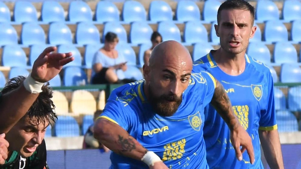 Carrarese decisa ad abbattere l’ostacolo Spal. Dal Canto invita a non guardare la classifica