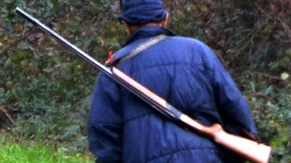 DOPPIETTA Nel mirino dei carabinieri un cacciatore cinquantenne (foto di repertorio)