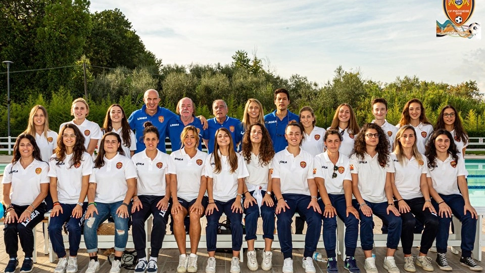 La prima squadra del Calcio Femminile Pistoiese 2016