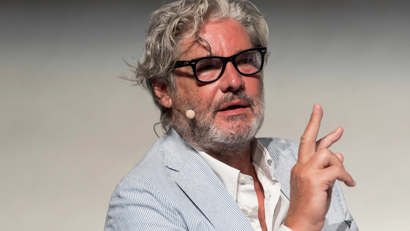 Il conduttore di "Dritto e Rovescio" Paolo Del Debbio Il conduttore di "Dritto e Rovescio" Paolo Del Debbio